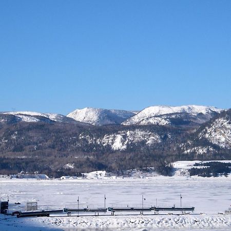 Chalets Condos Sur Le Fjord ลองส์-แซ็ง-ฌ็อง ภายนอก รูปภาพ