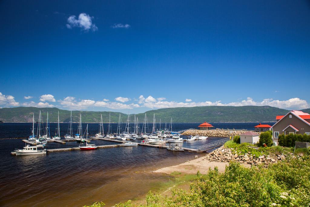 Chalets Condos Sur Le Fjord ลองส์-แซ็ง-ฌ็อง ภายนอก รูปภาพ