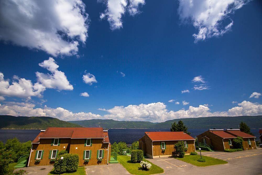 Chalets Condos Sur Le Fjord ลองส์-แซ็ง-ฌ็อง ภายนอก รูปภาพ