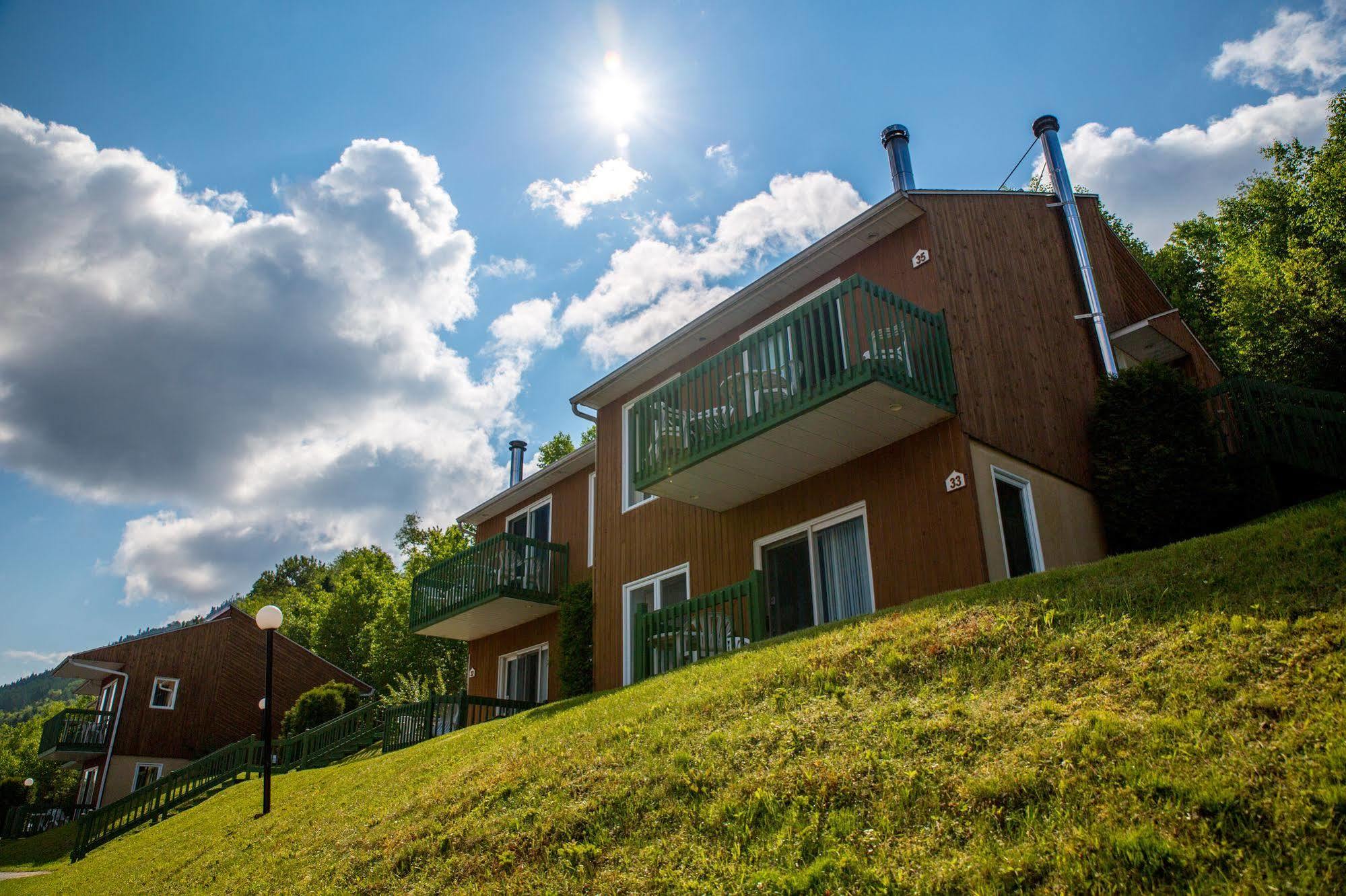 Chalets Condos Sur Le Fjord ลองส์-แซ็ง-ฌ็อง ภายนอก รูปภาพ