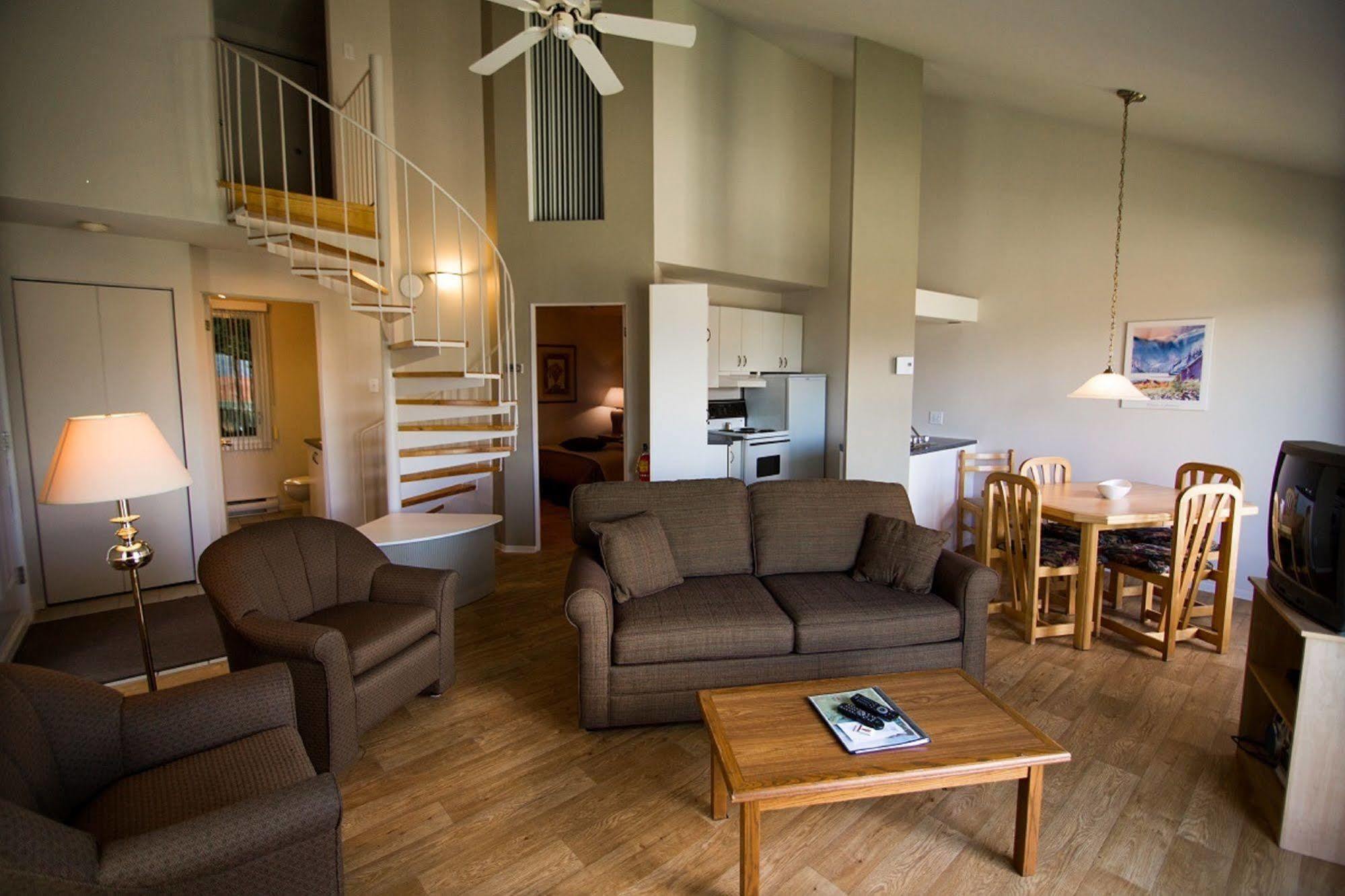 Chalets Condos Sur Le Fjord ลองส์-แซ็ง-ฌ็อง ภายนอก รูปภาพ